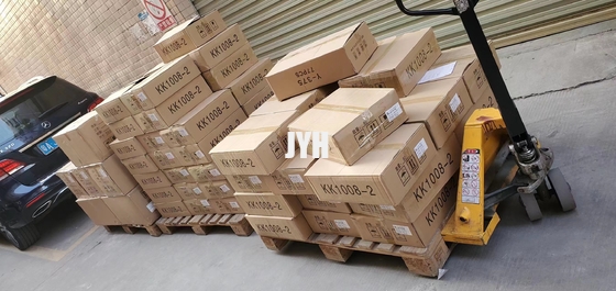 100ml আর্নিকা জেল মাস্ক দ্রুত অভিনয় করে জৈবভাবে বেড়ে ওঠা আর্নিকা নির্যাস পেশীর জয়েন্টগুলির চারপাশে প্রশান্তি দেয়